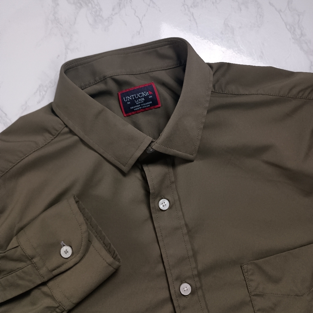UNTUCKit Men’s Olive Green Button-Down Dress Shirt